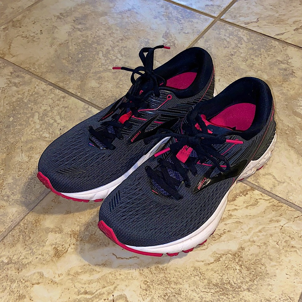 Barely Worn Brooks Adrenaline GTS 19 Running Shoes